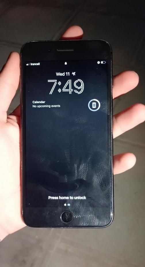 اپل iPhone 8 Plus با حافظهٔ ۶۴ گیگابایت|موبایل|زاهدان, |دیوار