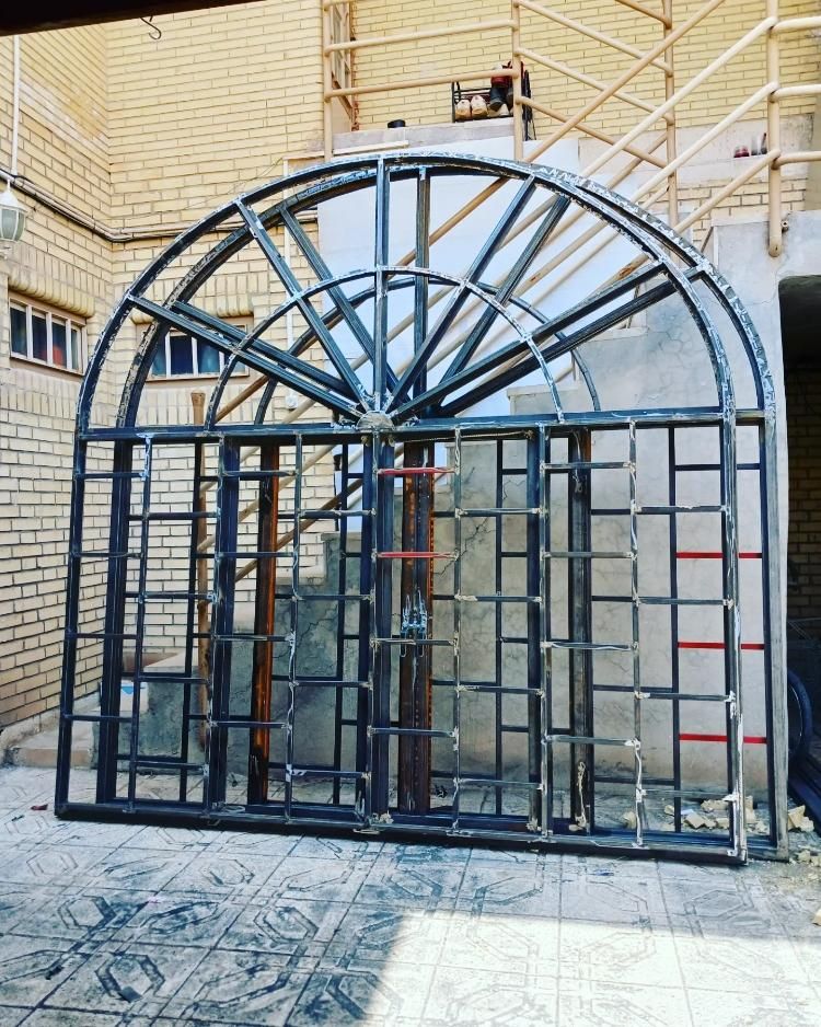 جوشکاری سیار تعمیرات درب و پنجره فوری، تمیز، مناسب|خدمات پیشه و مهارت|سیرجان, |دیوار