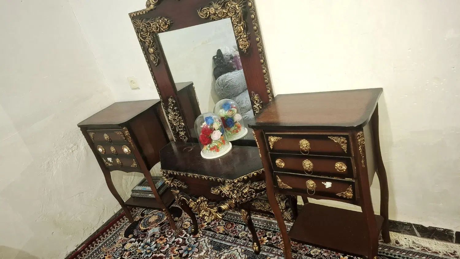 فروش آینه وکنسولِ  ودوتاپاتختی همراه باساعت زیبا|مبلمان خانگی و میز عسلی|نورآباد ممسنی, |دیوار