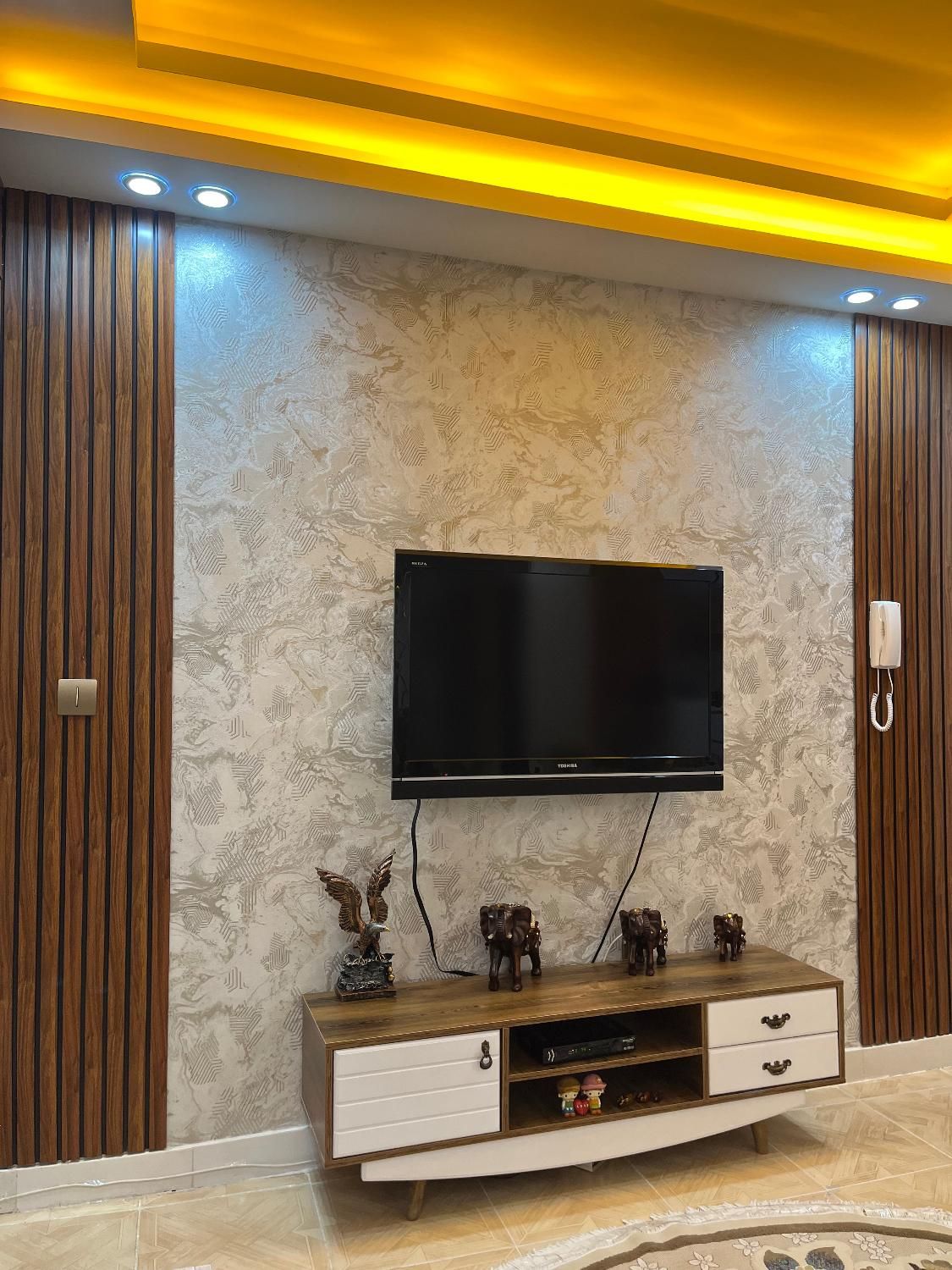 فروش و نصب کاغذدیواری خارجی|خدمات پیشه و مهارت|محمدیه-قزوین, |دیوار