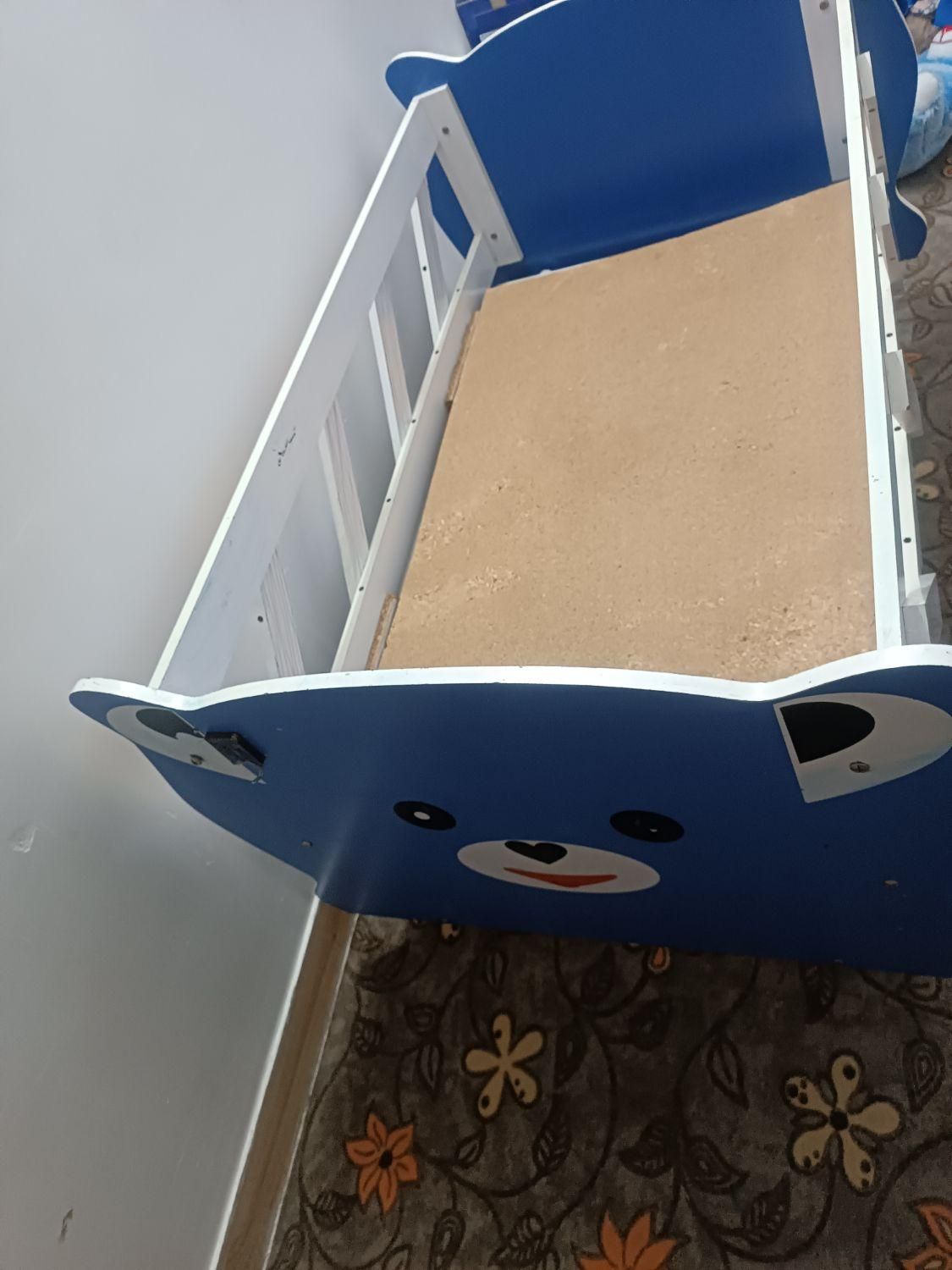 تخت گهواره ای|تخت و صندلی بچه|بم, |دیوار