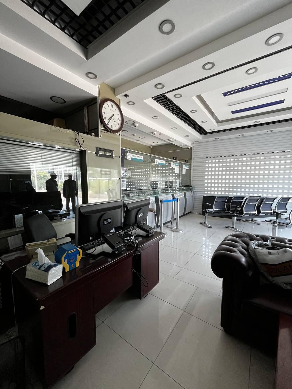 فروش غرفه تجاری در بازار دیپلمات مرکز شهر|فروش مغازه و غرفه|کیش, |دیوار