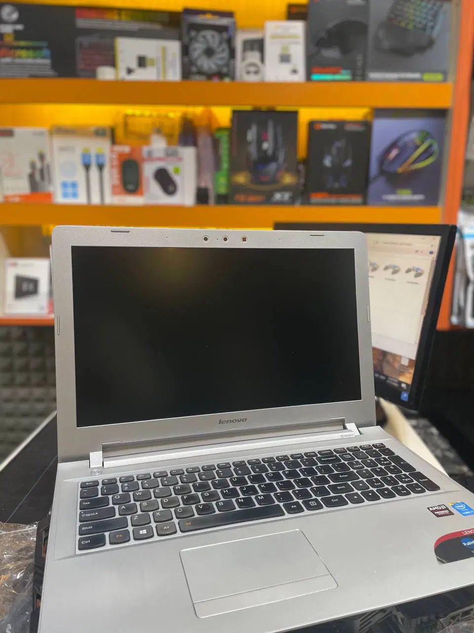 لپتاب Lenovo Z51 حرفه ای i7گرافیک مجزا 4گیگ|رایانه همراه|مشهد, ادیب نیشابوری (شهرک غرب)|دیوار