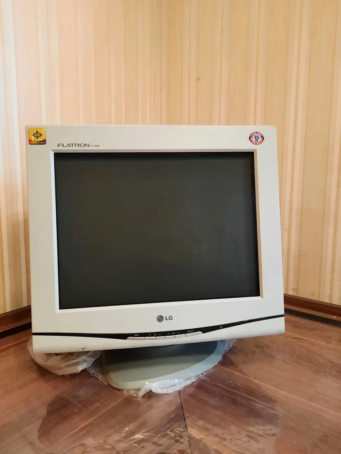 مانیتور 17 اینج برند LG فلترون کاملا سالم|قطعات و لوازم جانبی رایانه|مشهد, آبکوه|دیوار