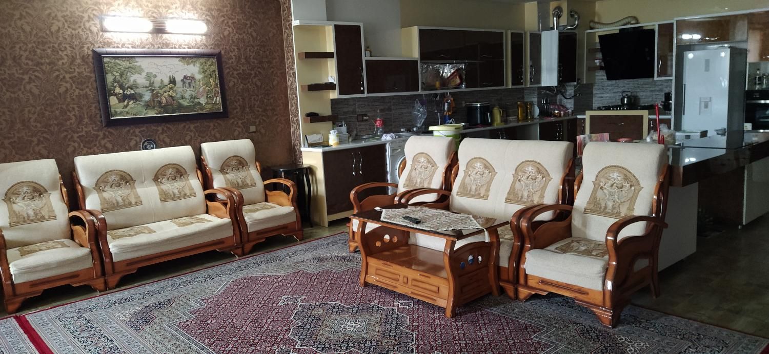 مبل ۸نفره|مبلمان خانگی و میز عسلی|شاهین‌شهر, شهرک میلاد|دیوار