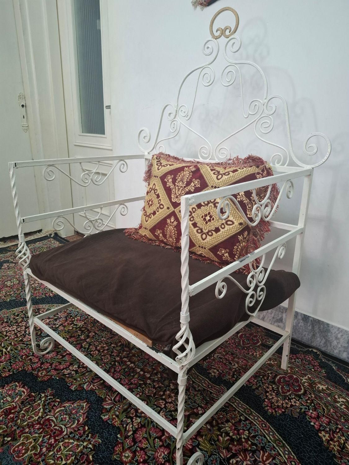 صندلی|صندلی و نیمکت|بروجرد, |دیوار