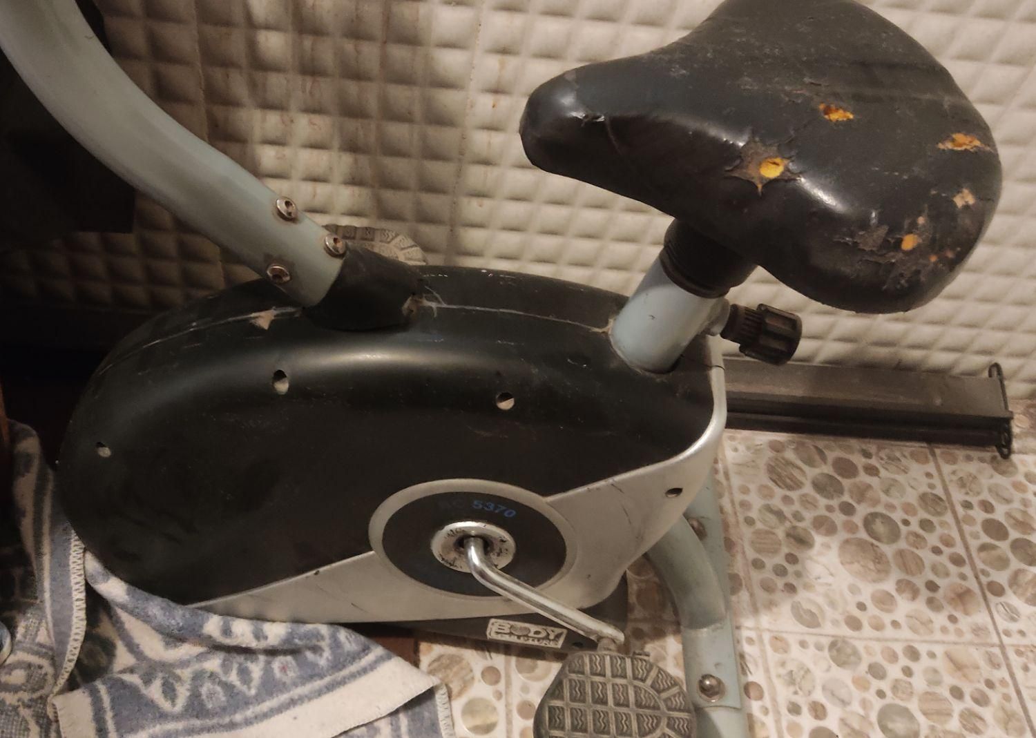 دوچرخه ثابت ورزشی|تجهیزات ورزشی|فولادشهر, فولادشهر|دیوار