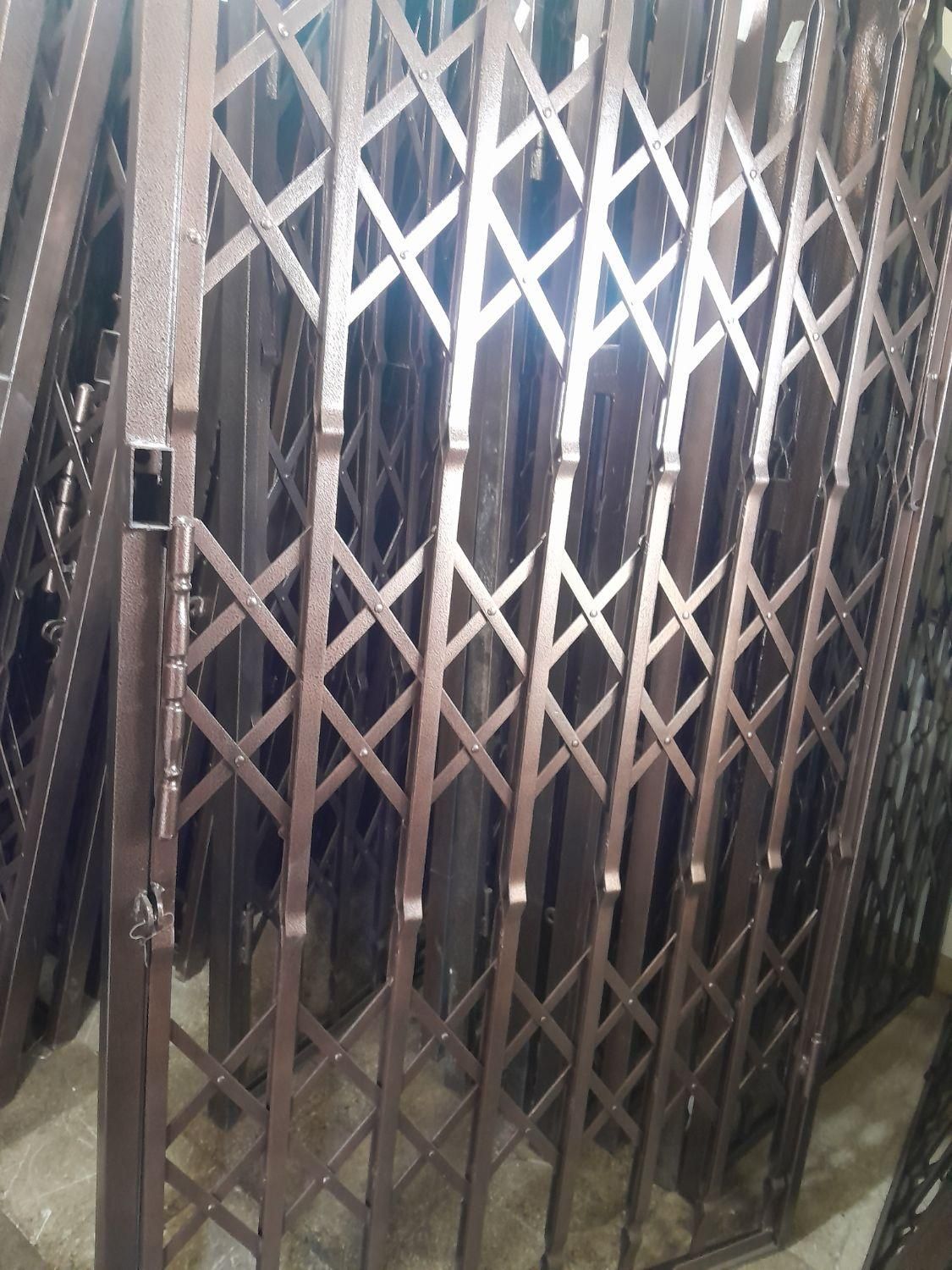 ساخت و نصب انواع درب اکاردیونی|خدمات پیشه و مهارت|ری, صفاییه (چشمه علی)|دیوار