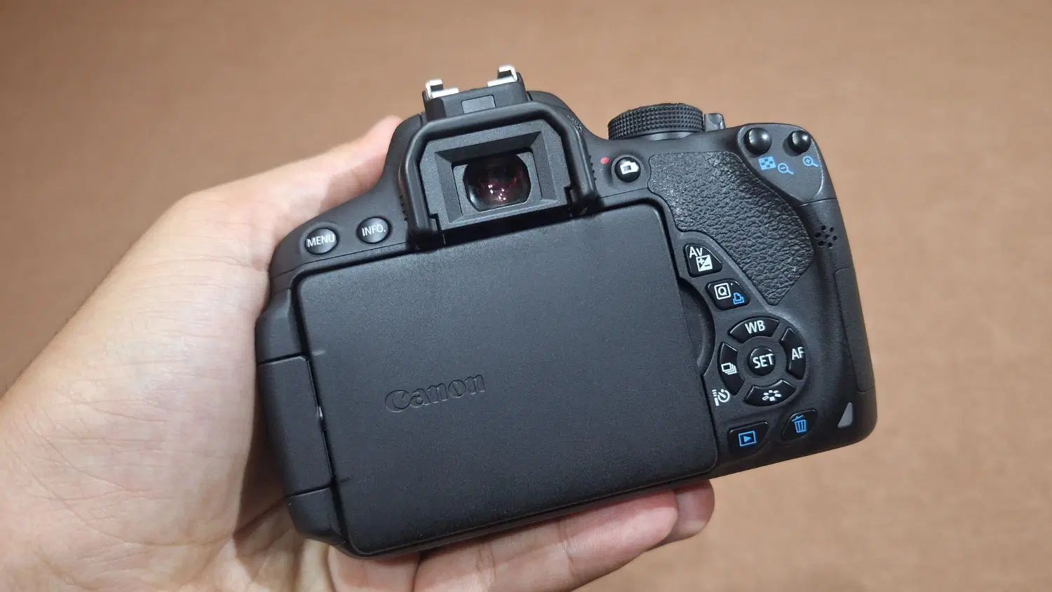 دوربین عکاسی و فیلمبرداری کنون canon 700d|دوربین عکاسی و فیلم‌برداری|مشهد, حرم مطهر رضوی|دیوار