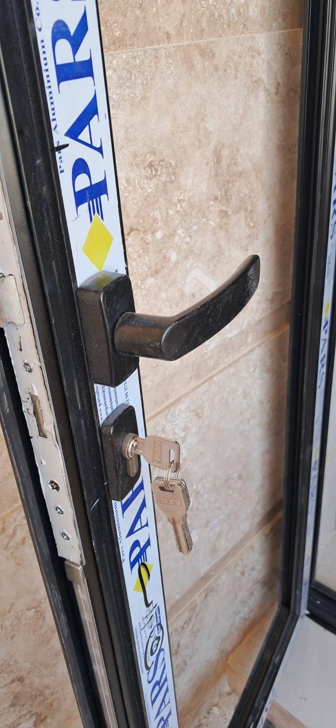 نصب تولید پنجره و درب دوجداره(UPVC) یو پی وی سی|خدمات پیشه و مهارت|بوشهر, |دیوار