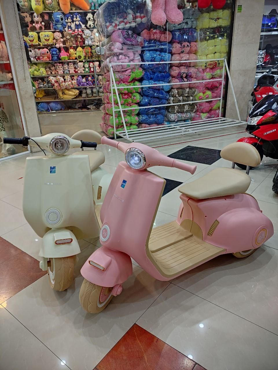 موتور شارژی وسپا بزرگ|اسباب‌بازی بچه|مشهد, مصلی (کارمندان اول)|دیوار