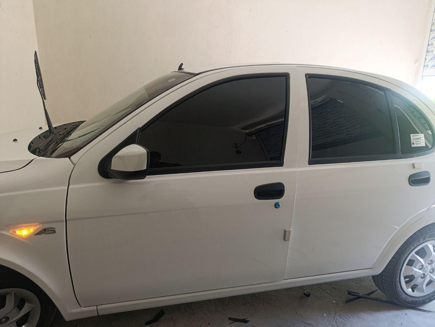 نصب شیشه دودی به صورت سیار|خدمات موتور و ماشین|شیراز, میانرود|دیوار