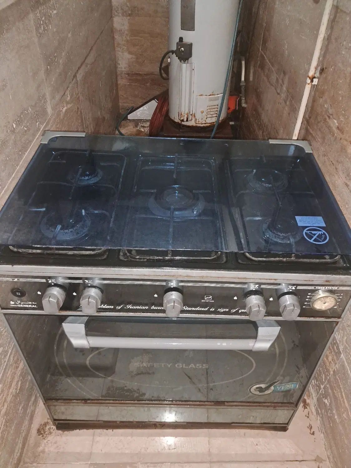 فروش یک عدد گاز طرح فر و آبگرمکن برقی ۲۰۰ لیتری|حراج|آبادان, |دیوار