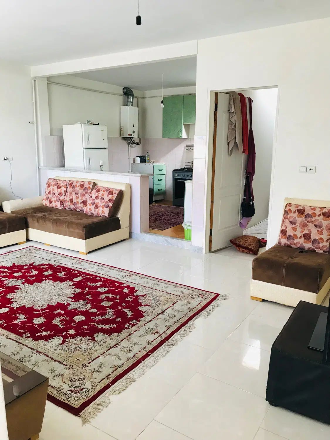 یک دست مبل ۸ نفره و یک دست مبل سه نفره|حراج|کرج, خرمدشت|دیوار