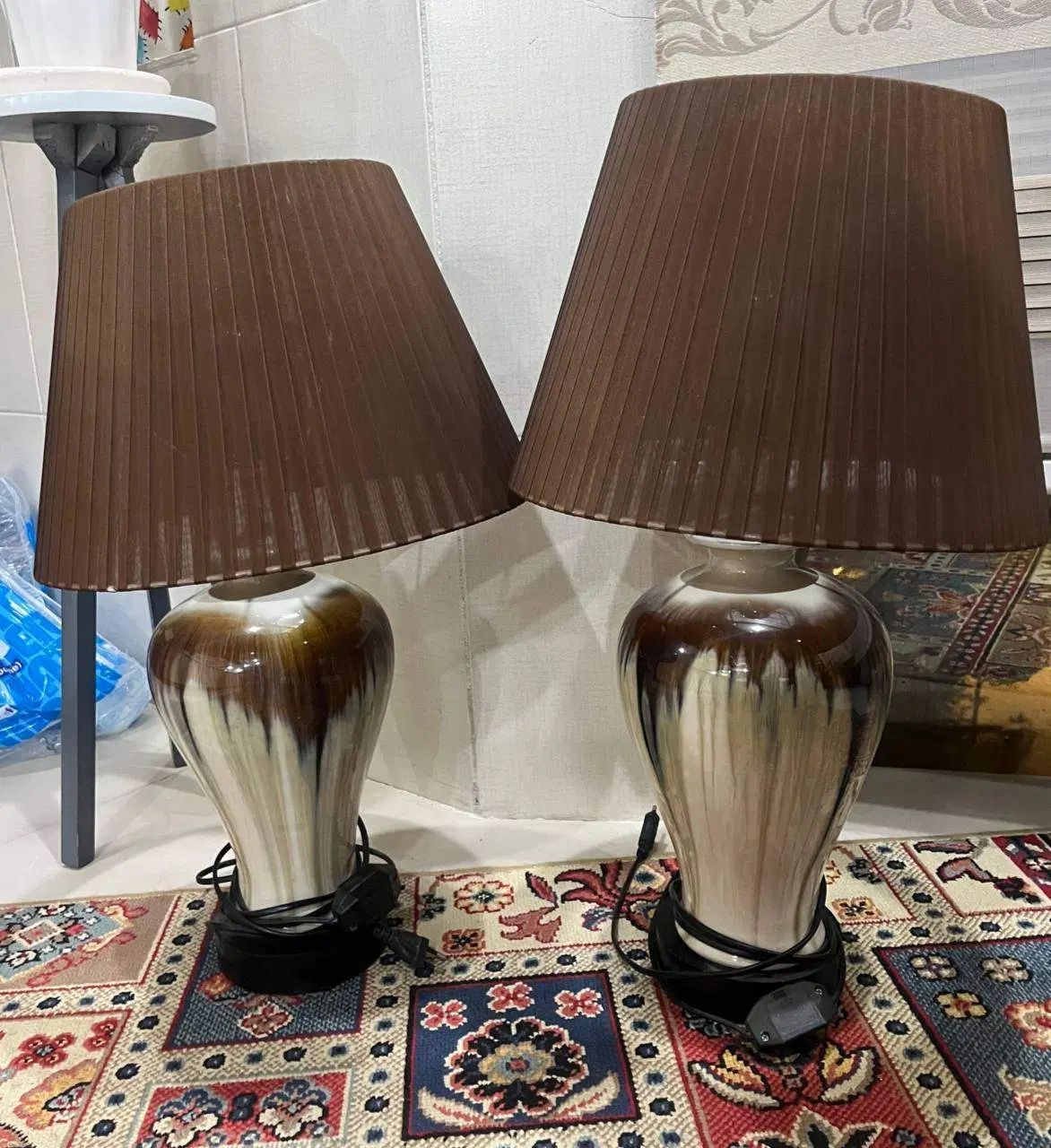 اواژور|چراغ خواب و آباژور|کرج, شهرک جهان‌نما|دیوار