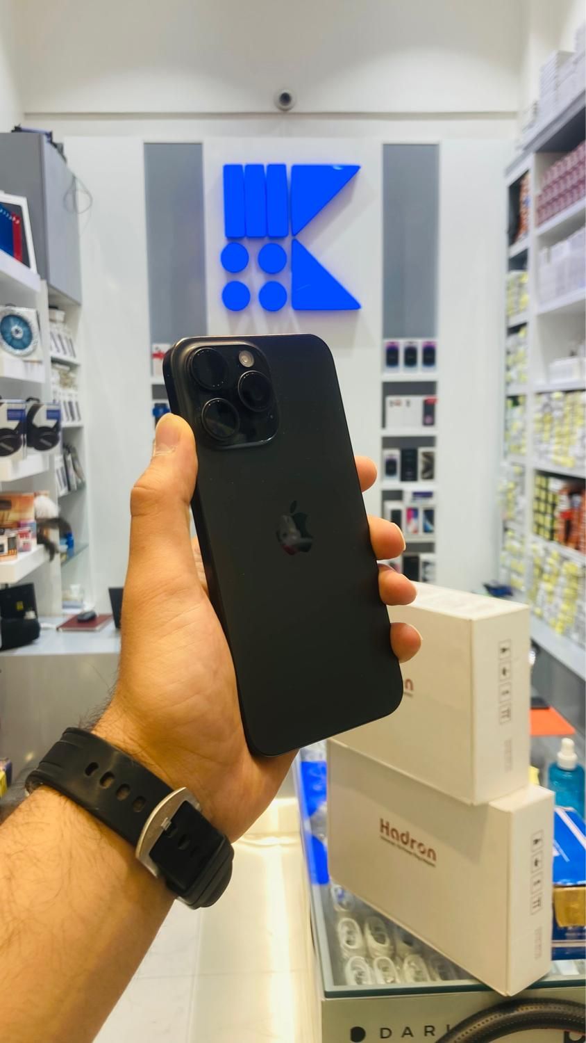 اپل iPhone 15 Pro Max با حافظهٔ ۲۵۶ گیگابایت|موبایل|تهران, صادقیه|دیوار