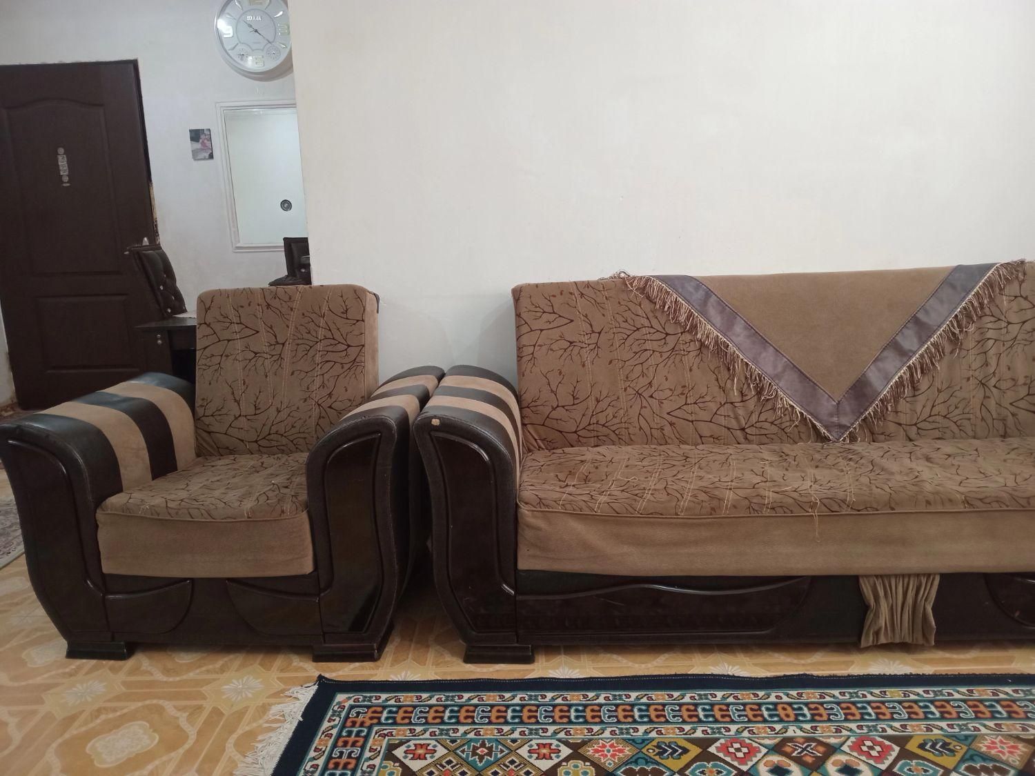 مبل تخت خواب شو ۱۰ نفره|مبلمان خانگی و میز عسلی|رشت, جماران|دیوار