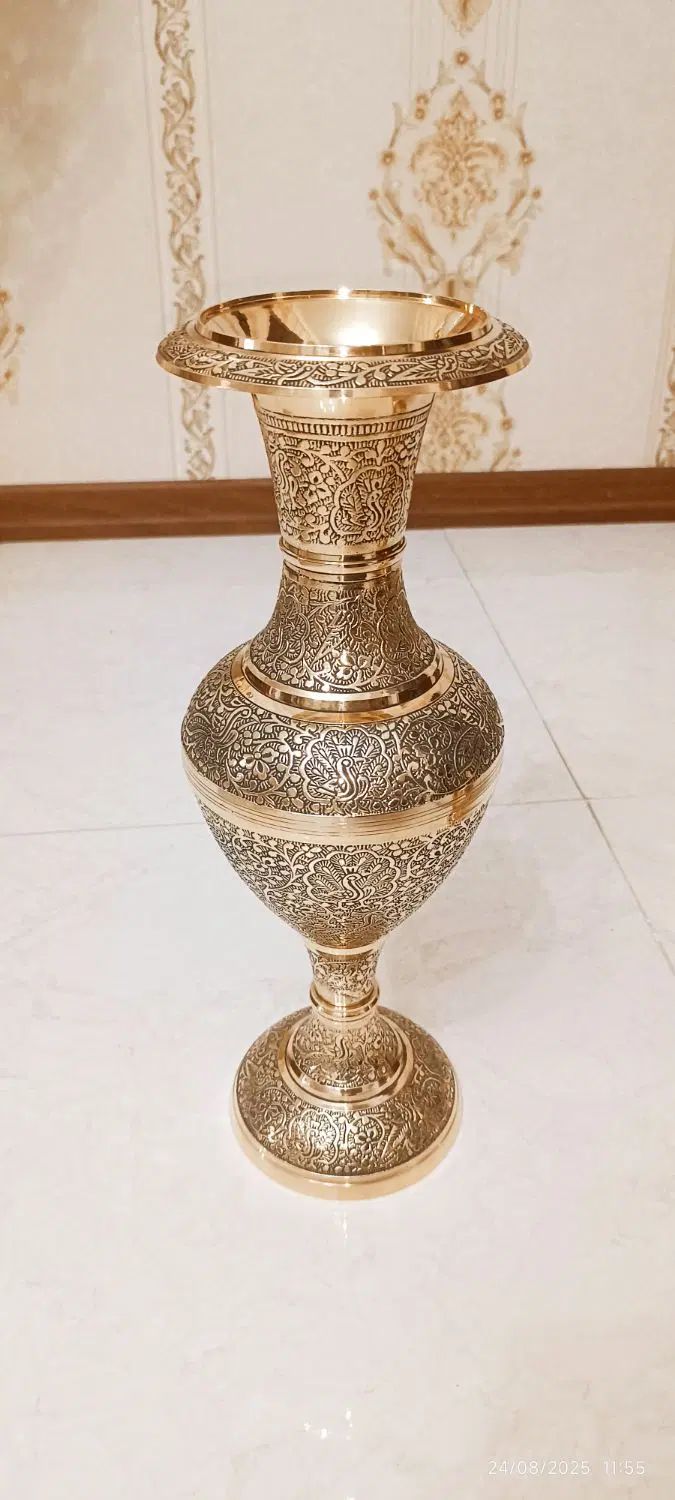 گلدان و پارچ برنزی طرح دار (توضیحات)|صنایع دستی و سایر لوازم تزئینی|تهران, خاک سفید|دیوار