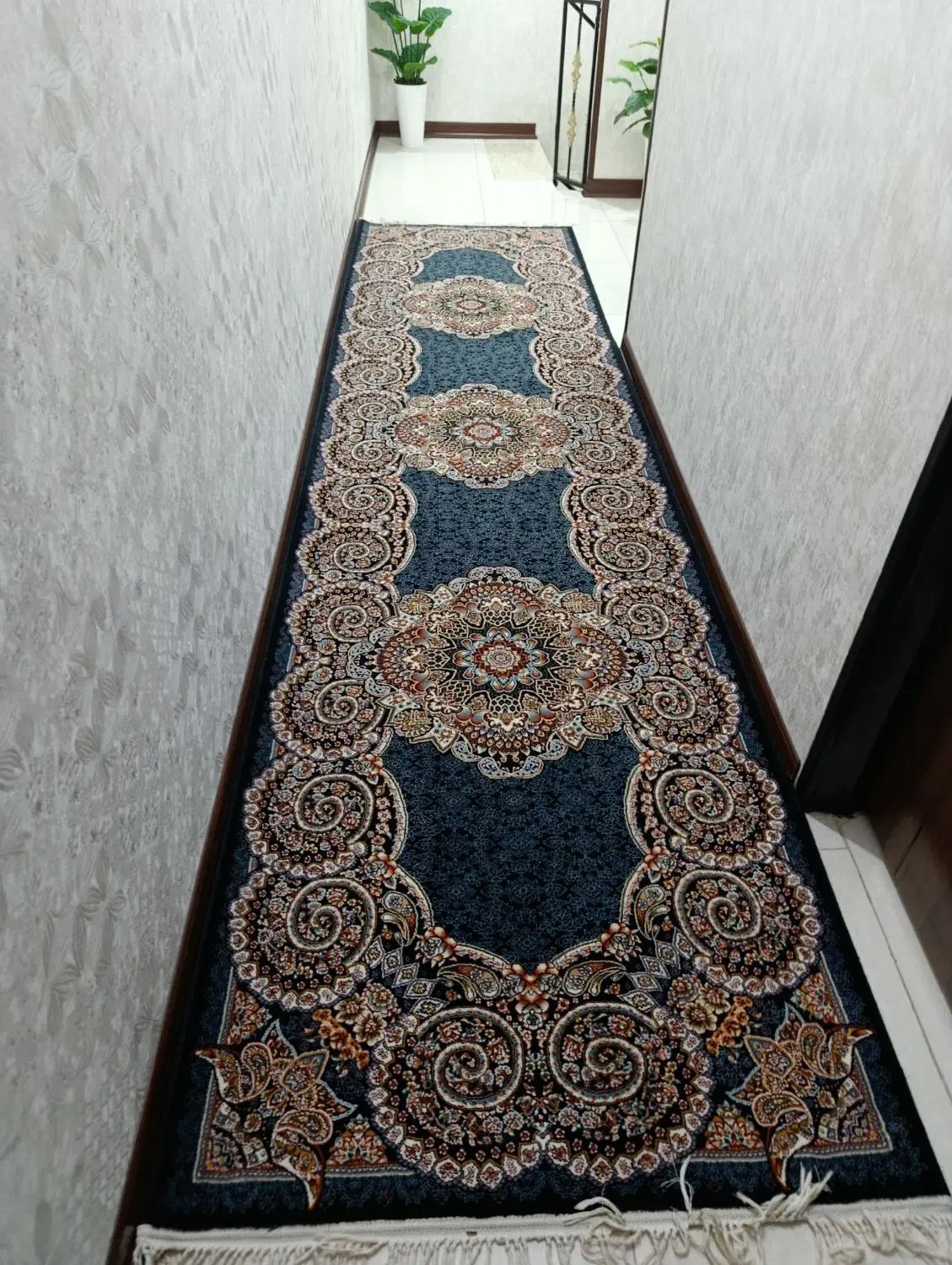 فرش ۷۰۰شانه دستباف گونه|فرش|کرج, ساسانی (قلمستان)|دیوار