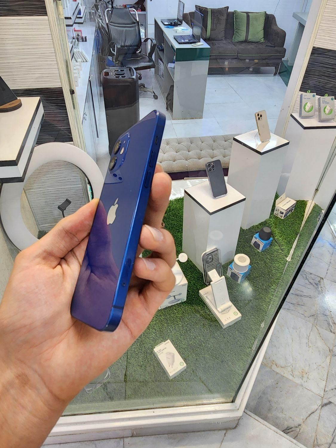 اپل iPhone 12 با حافظهٔ ۱۲۸ گیگابایت|موبایل|اصفهان, باغ زرشک|دیوار