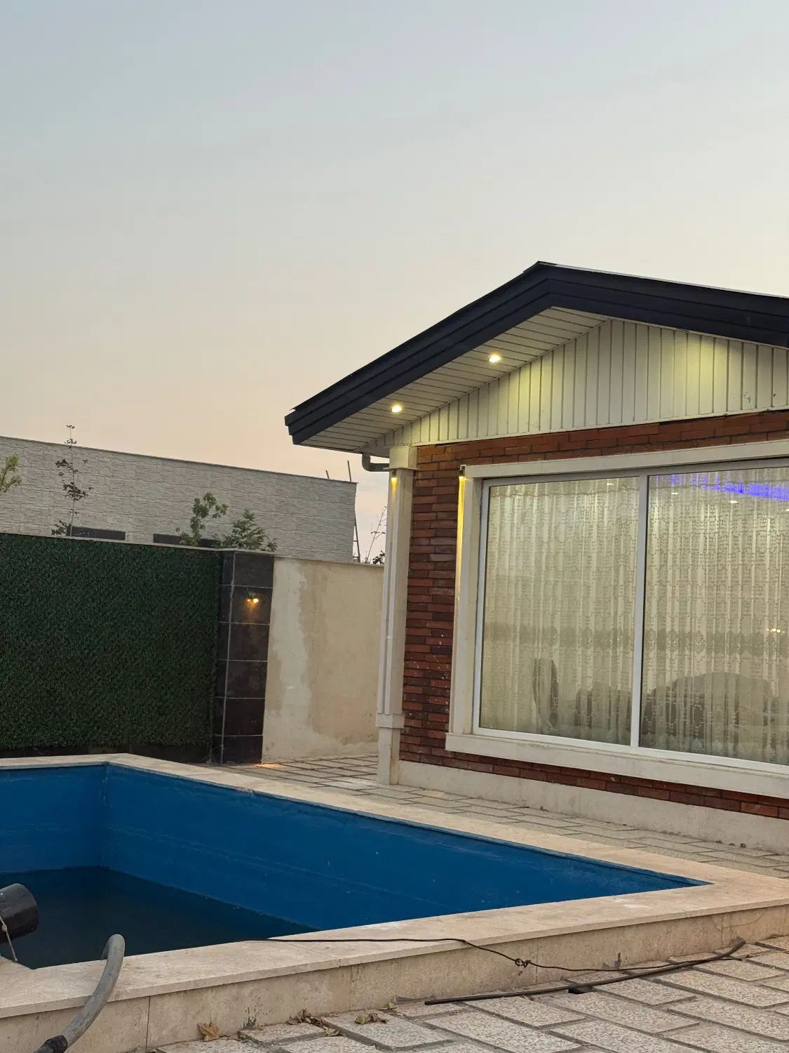 اجاره روزانه و ماهانه ویلا۷۵۰ متری|اجارهٔ کوتاه‌مدت ویلا و باغ|هشتگرد, کوی یاران|دیوار