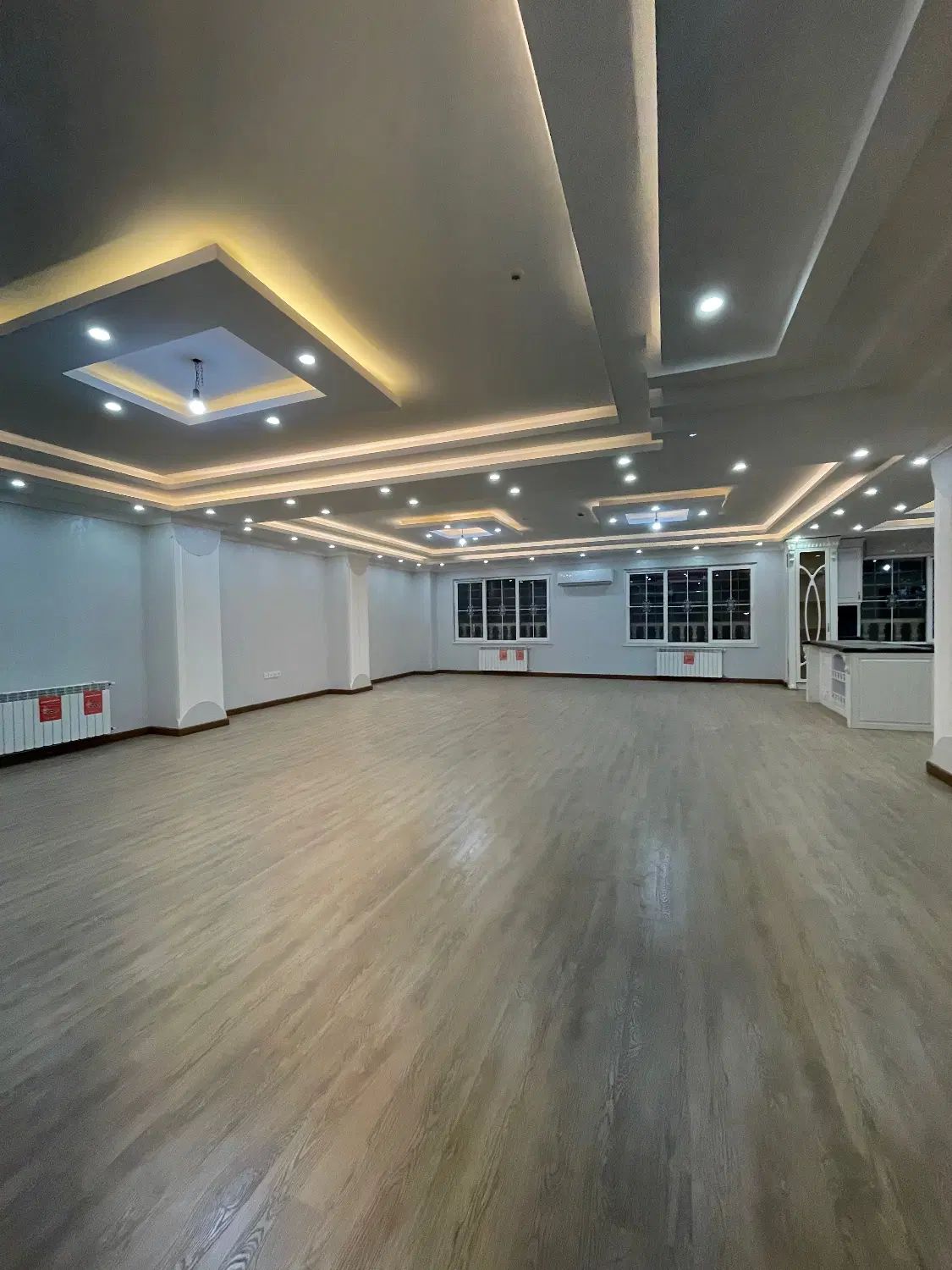 عمارت لوکس سازنده برندتک واحدی دو پارکینگ|فروش آپارتمان|رشت, منظریه|دیوار
