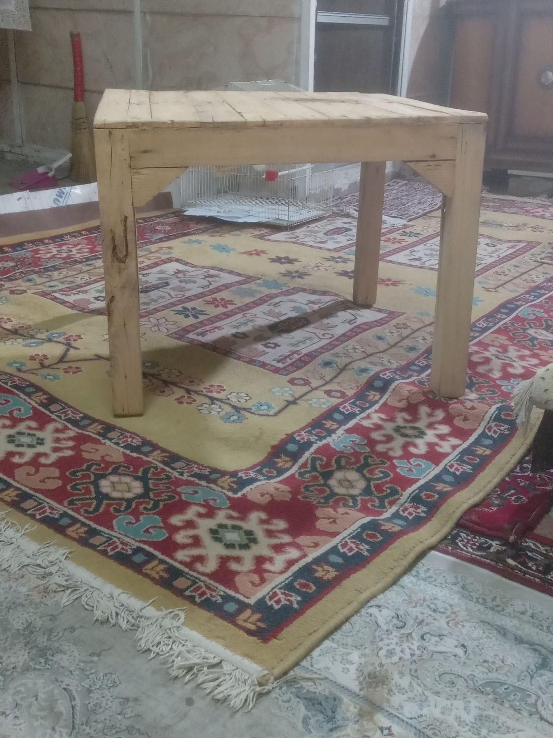 کرسی چوبی در حد نو|بخاری، هیتر، شومینه|ری, شهید غیوری (ابن باویه)|دیوار