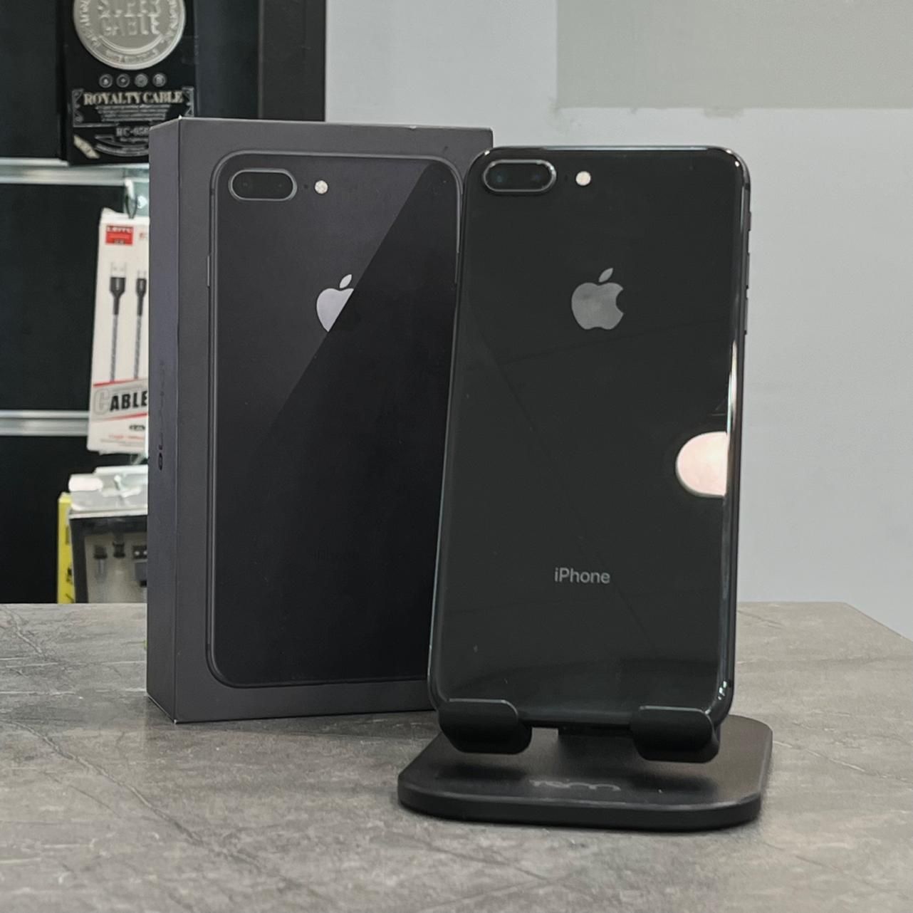 اپل iPhone 8 Plus با حافظهٔ ۲۵۶ گیگابایت|موبایل|کرج, درختی|دیوار