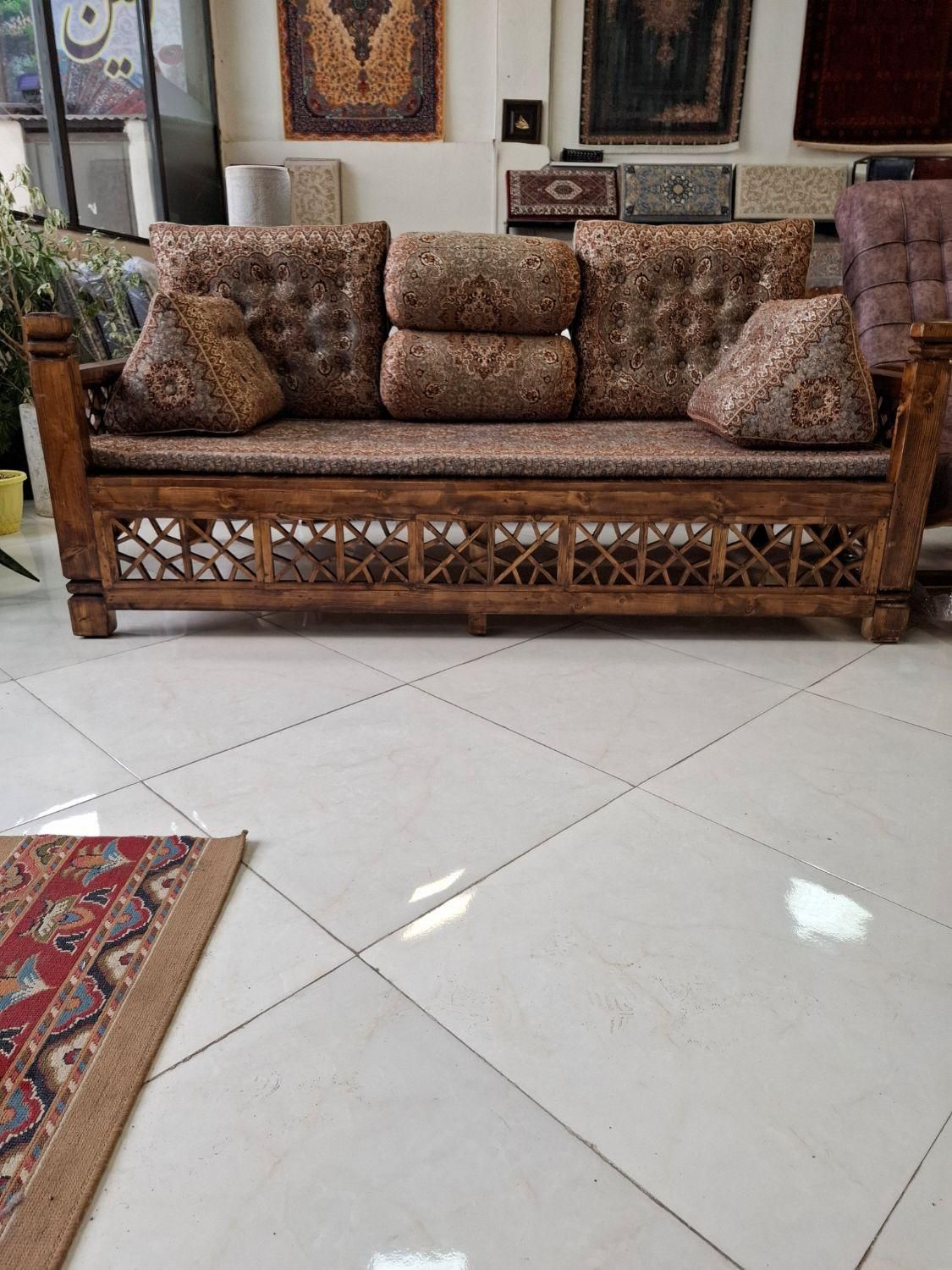 تخت سنتی /تمام روس/صندلی راک/میزناهارخوری کم جا|مبلمان خانگی و میز عسلی|زنجان, |دیوار