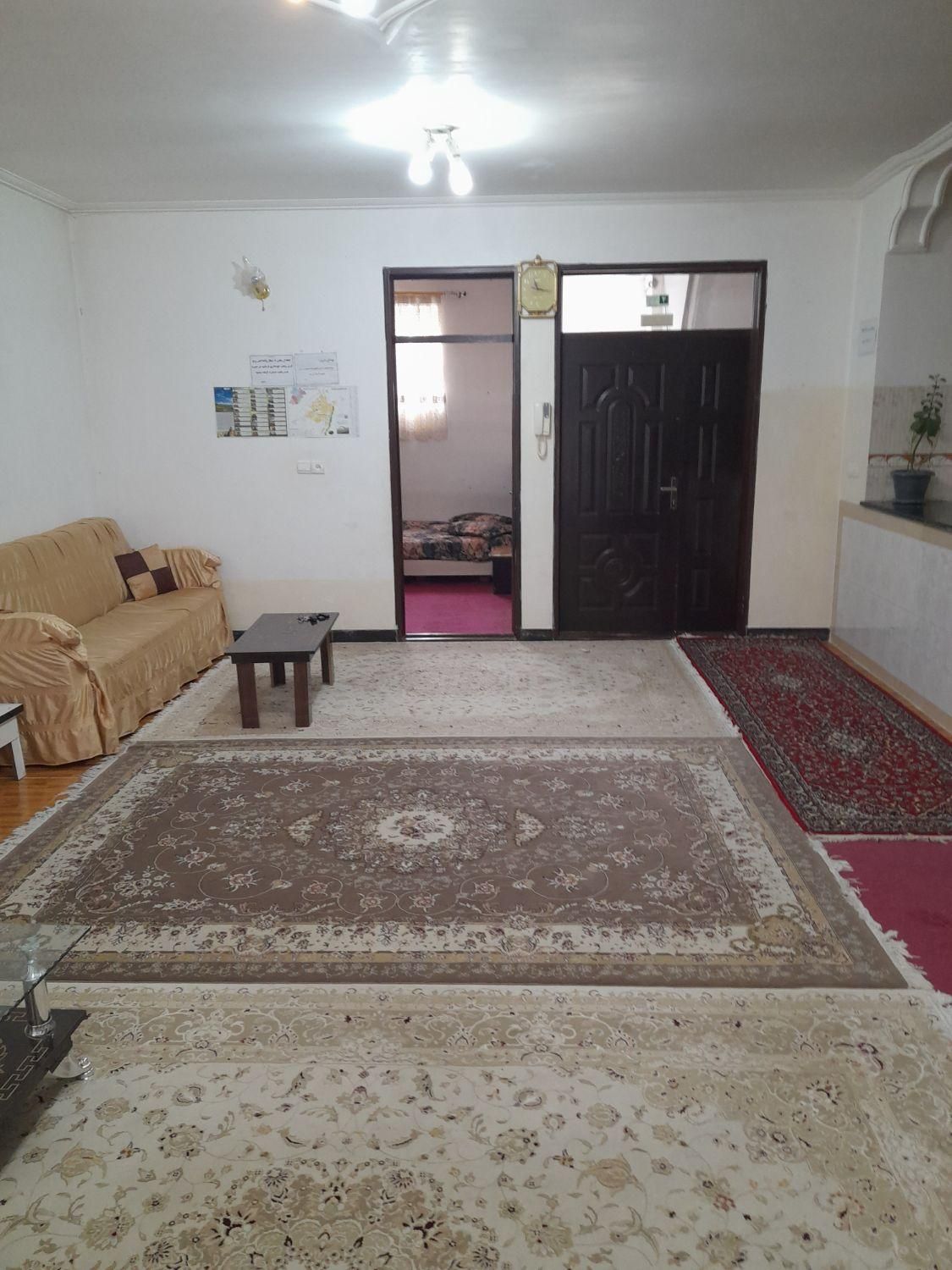خانه مسافر .حیاط دار .و طبقاتی اول ودوم با پارکینگ|اجارهٔ کوتاه‌مدت آپارتمان و سوئیت|مشگین شهر, |دیوار