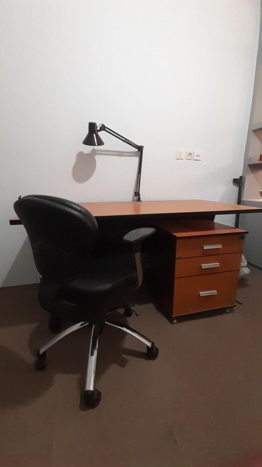 میز تحریر اداری و فایل سه کشو|میز تحریر و کامپیوتر|مشهد, امیر|دیوار