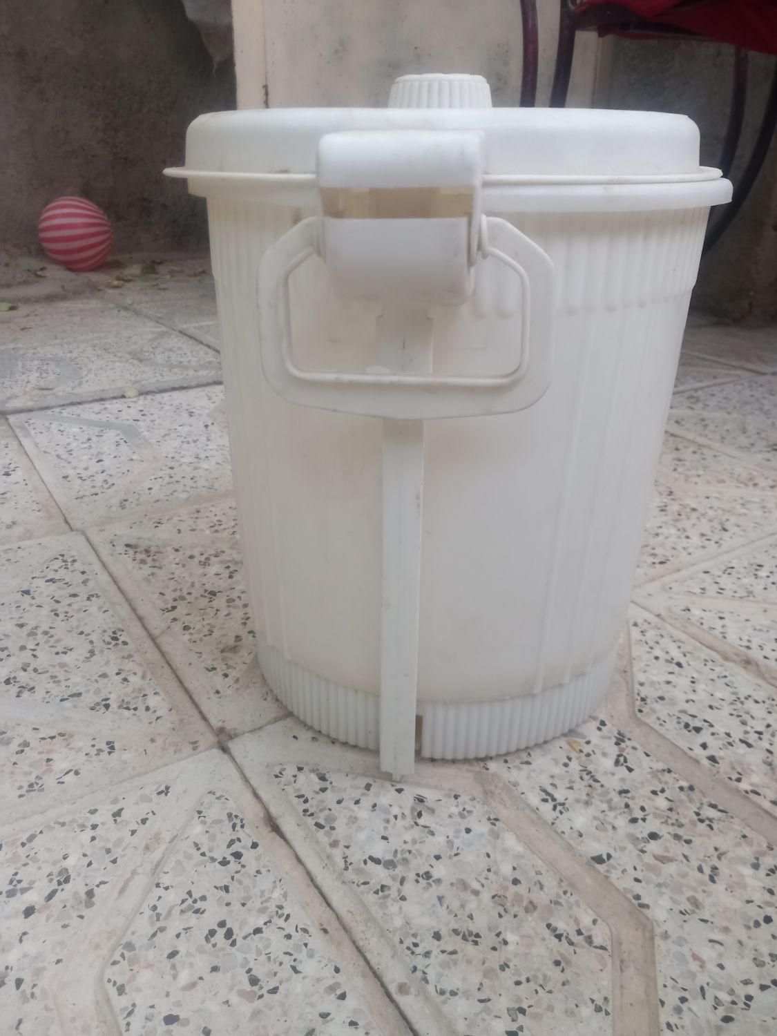 سطل آشغال پدالی|ظروف نگهدارنده، پلاستیکی، یک‌بارمصرف|مشهد, شهرک مهرگان|دیوار