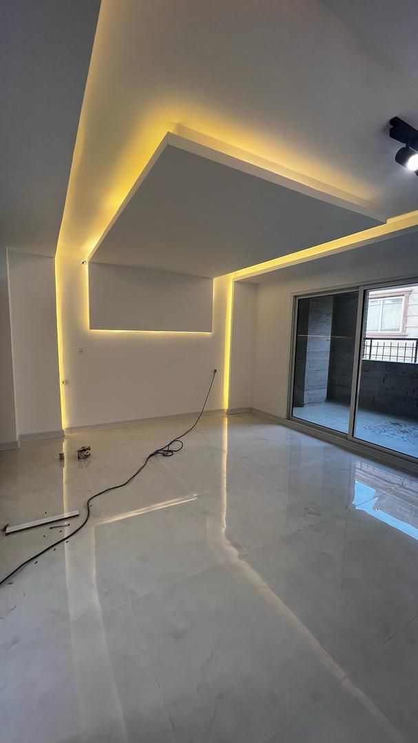 آپارتمان ۲۹۰ متری ۴ خوابه بر خیابان امام خمینی|فروش آپارتمان|بندرعباس, |دیوار