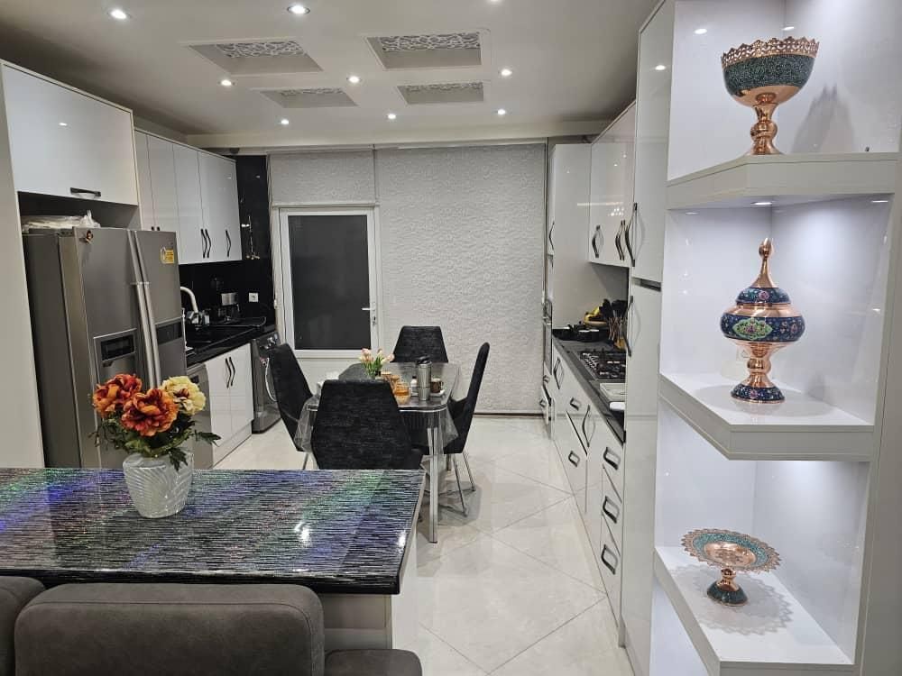۲۱۵متر ۳خواب فروش و تهاتر /۳پارکینگ|فروش آپارتمان|تهران, مرزداران|دیوار
