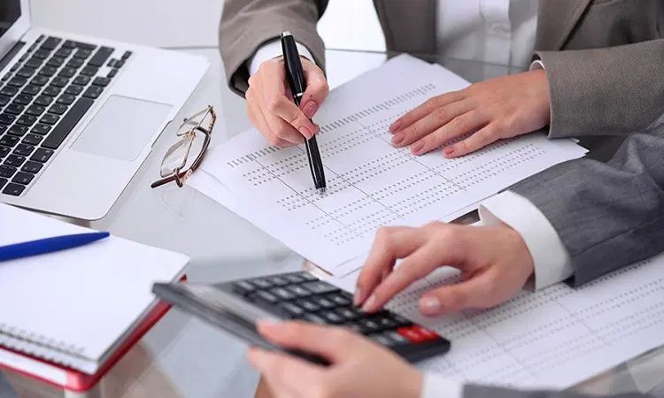 انجام کلیه‌ی خدمات مالی، مالیاتی و حسابداری|خدمات مالی، حسابداری، بیمه|قزوین, |دیوار