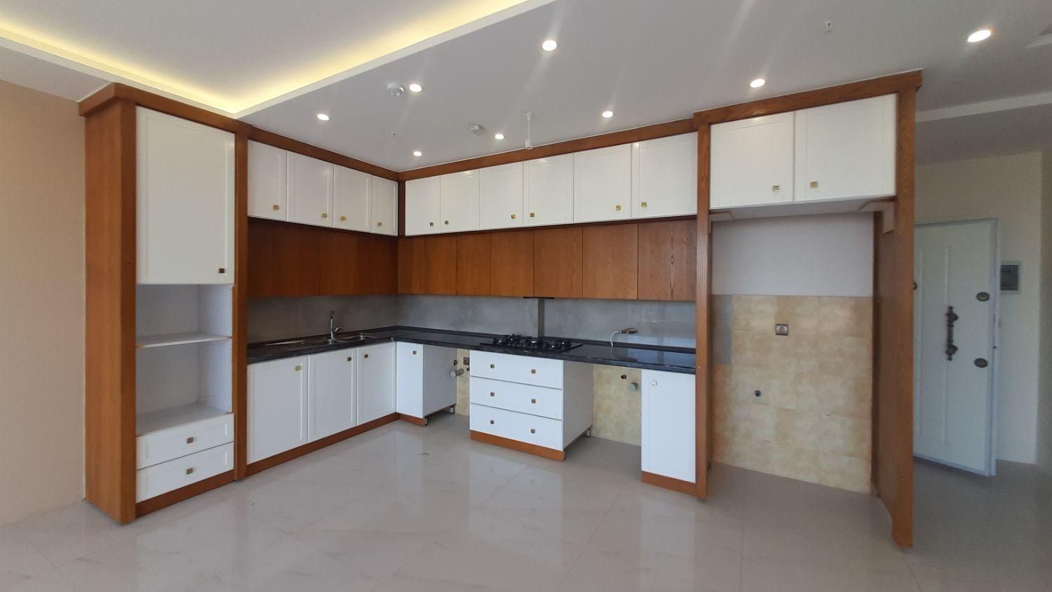 ۱۰۵ متر صفر / سند آماده انتقال / واحد تحویل / خیام|فروش آپارتمان|مشهد, زمرد|دیوار