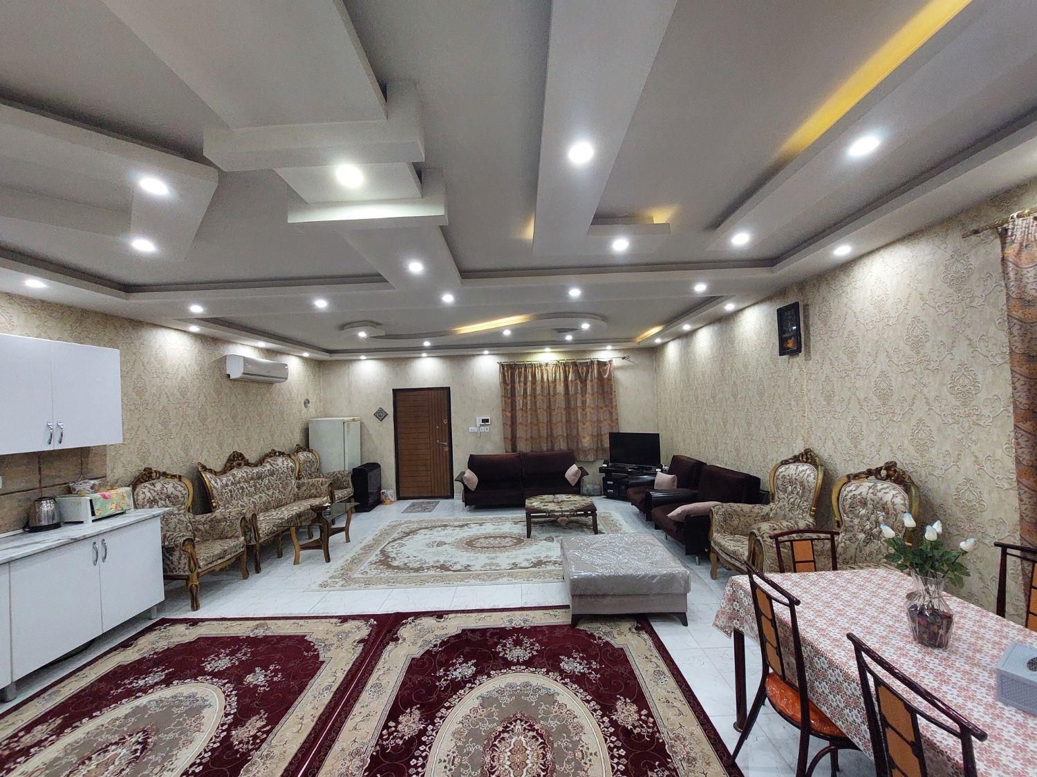 اجاره روزانه/هفتگی/ماهانه ویلا ۳۰۰متری در جانبازان|اجارهٔ کوتاه‌مدت ویلا و باغ|رشت, جانبازان|دیوار