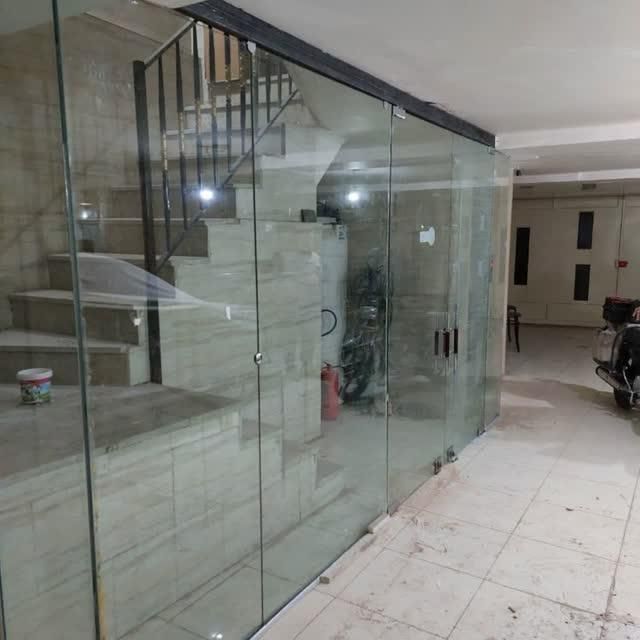 بورس شیشه سکوریت دست دوم|خدمات پیشه و مهارت|اصفهان, لاله|دیوار