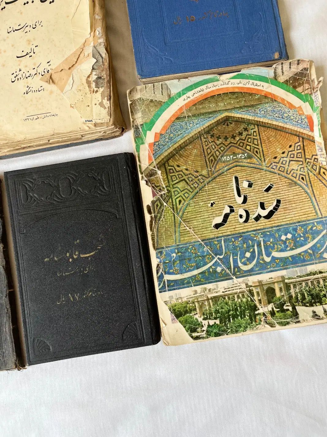 کتاب های قدیمی کلکسیونی|کتاب و مجله تاریخی|تهران, بهجت‌آباد|دیوار