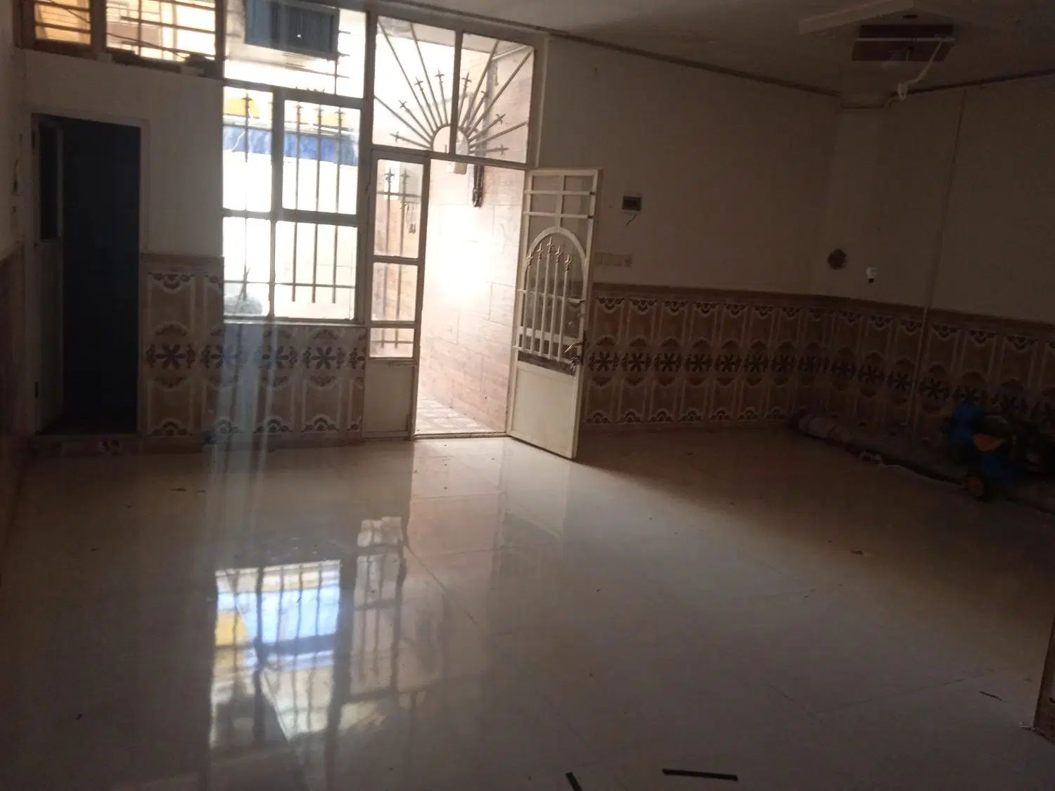 خانه ۱۰۰متری .نوه ساز .|فروش خانه و ویلا|مشهد, شترک|دیوار
