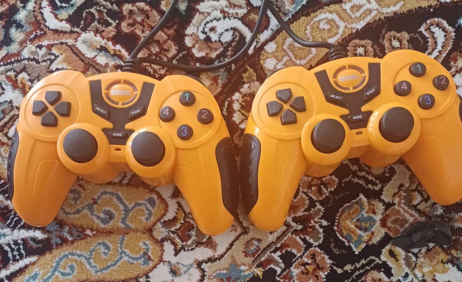 یک جفت دسته بازی کامپیوتری  سالم و در حد نو|کنسول، بازی ویدئویی و آنلاین|ماکو, |دیوار