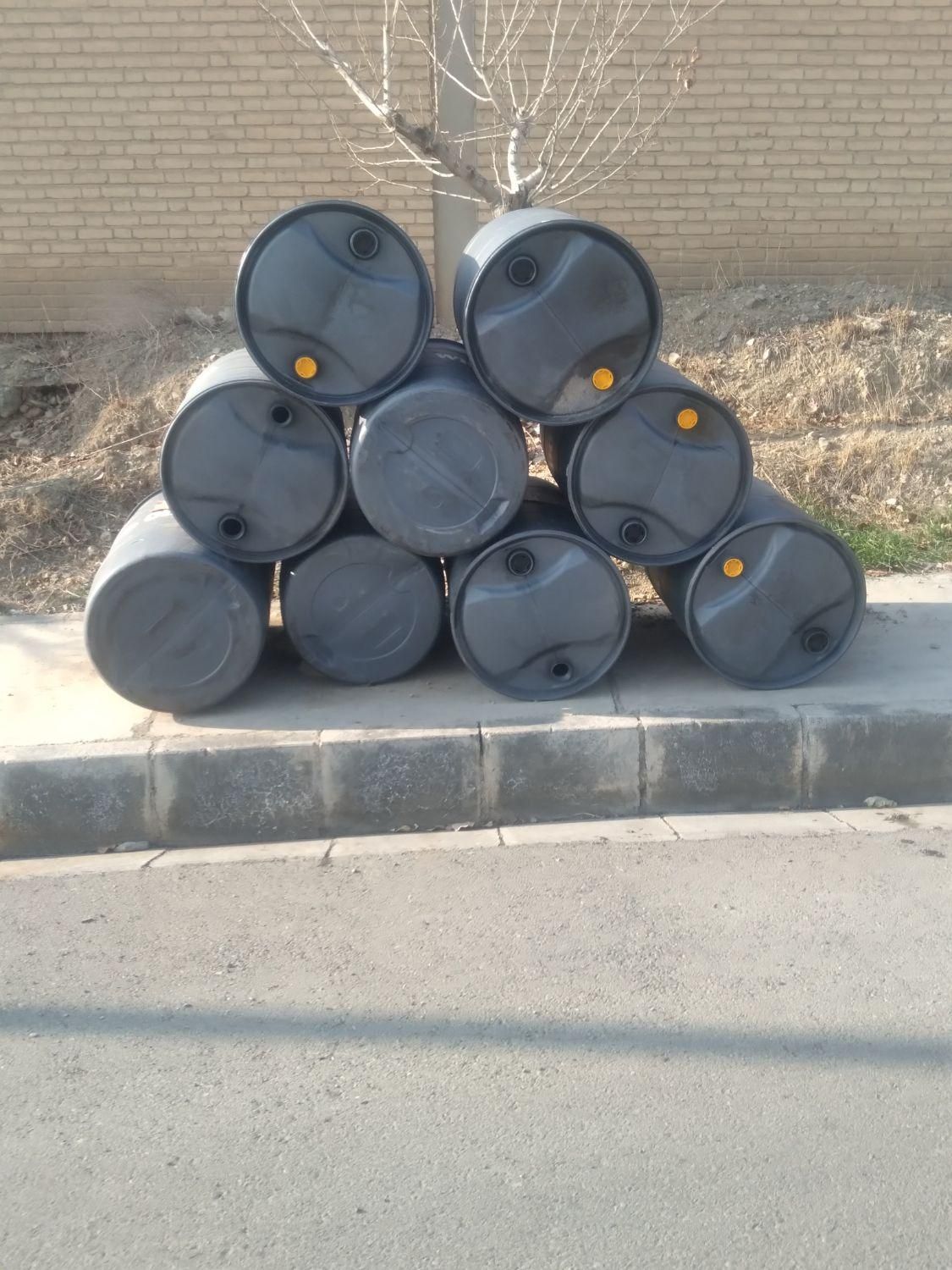 بشکه های پلاستیکی در حدنو|ظروف نگهدارنده، پلاستیکی، یک‌بارمصرف|تهران, شهرک چیتگر|دیوار