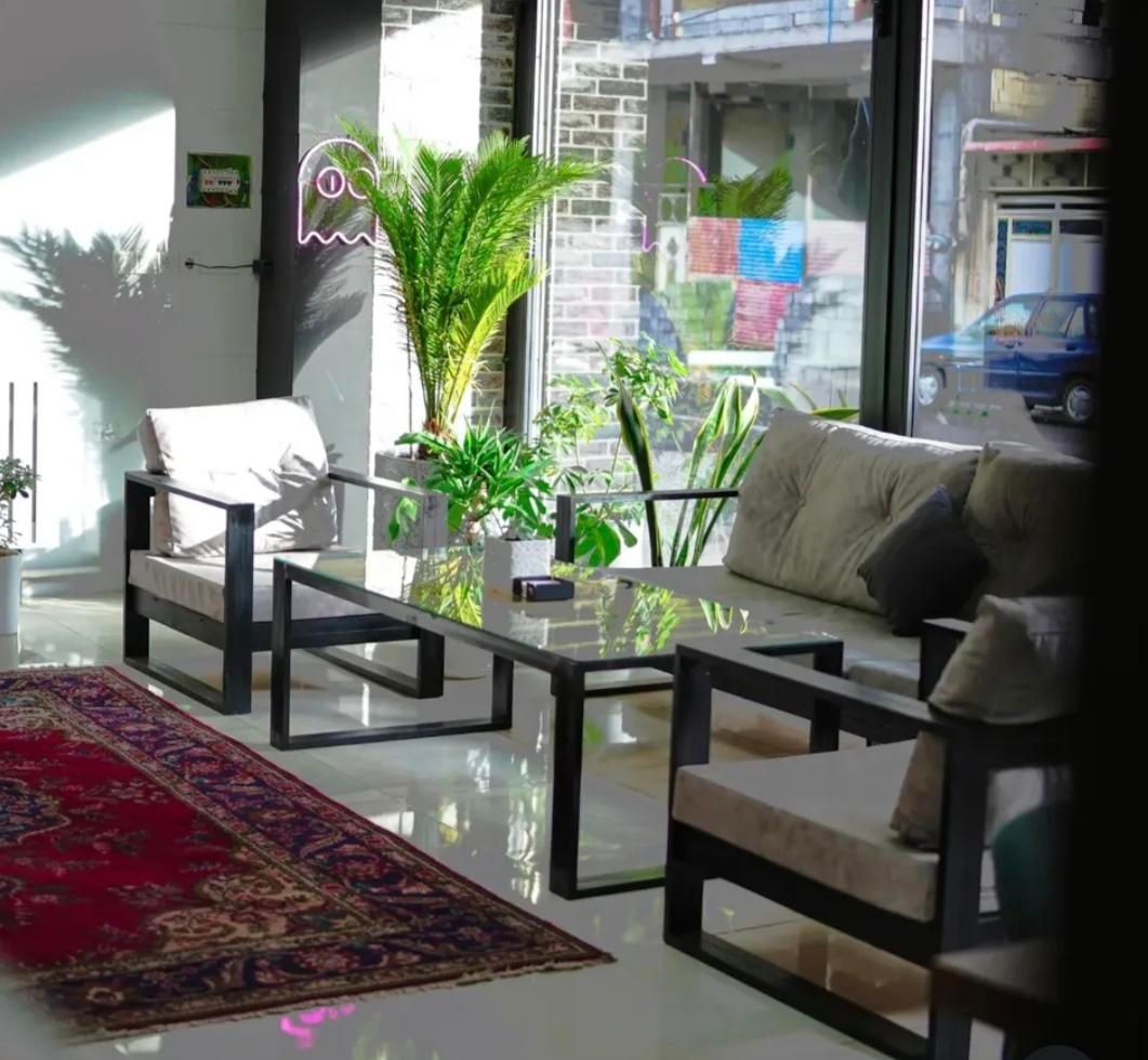 همکاری در کافه چتر|استخدام خدمات فروشگاه و رستوران|میانه, |دیوار