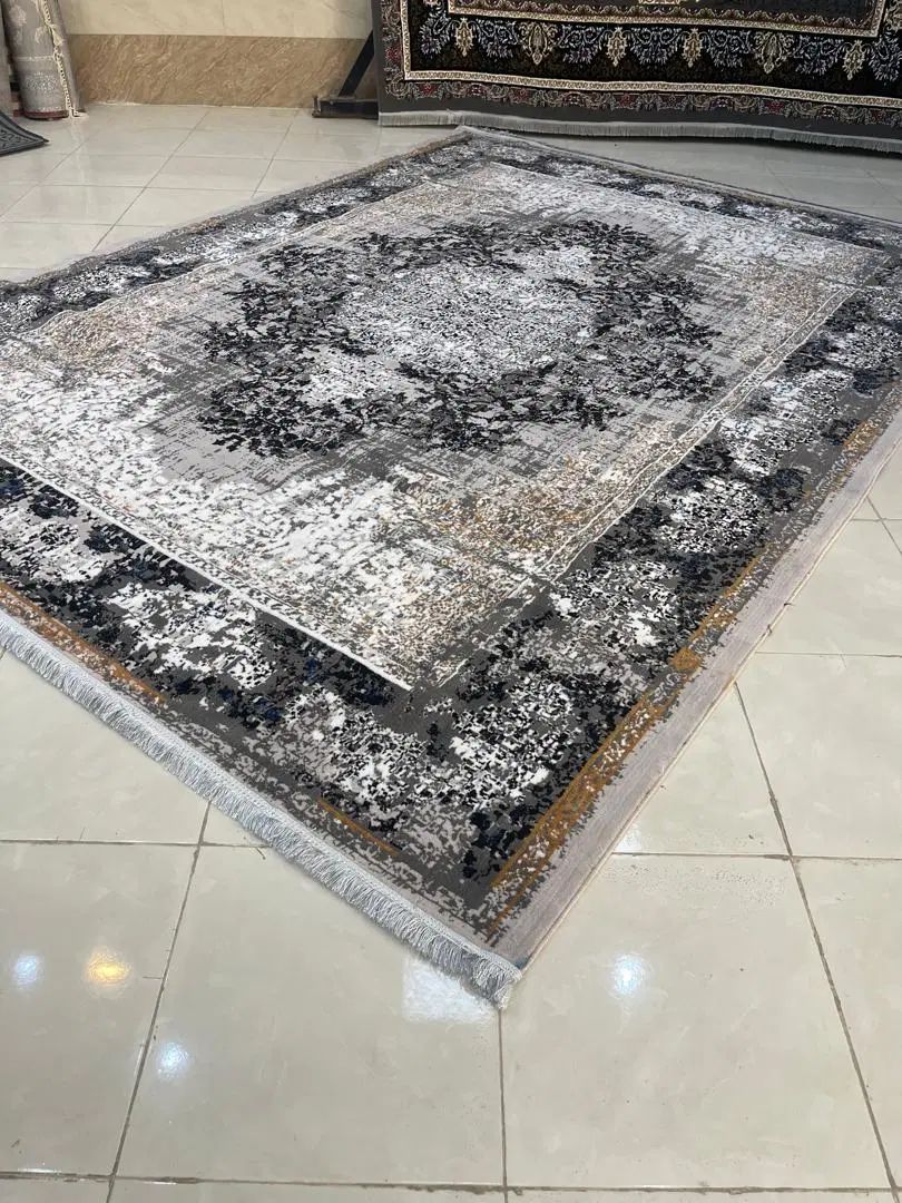 سرور|فرش|کرج, اصفهانی‌ها|دیوار