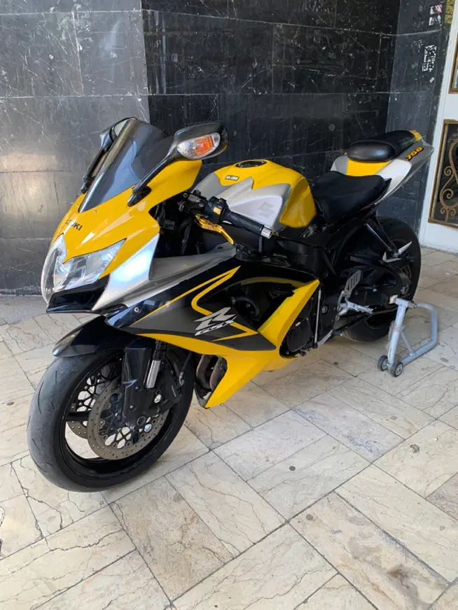 Gsxr750 2011|موتورسیکلت|تهران, ستارخان|دیوار