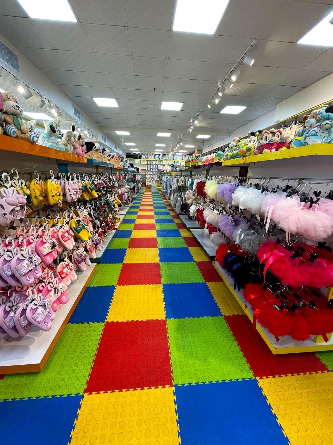 صندوقدار و فروشنده خانم و آقا|استخدام خدمات فروشگاه و رستوران|شاهینشهر, عطار|دیوار