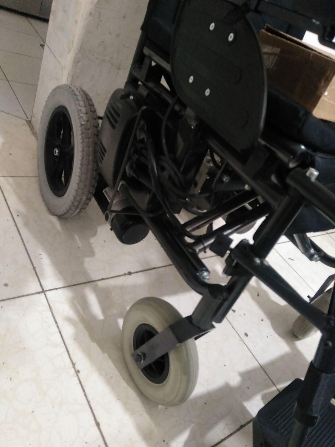 ویلچر برقی مشکی کارکرده سالم|آرایشی، بهداشتی، درمانی|اهواز, فاز ۲ پادادشهر|دیوار