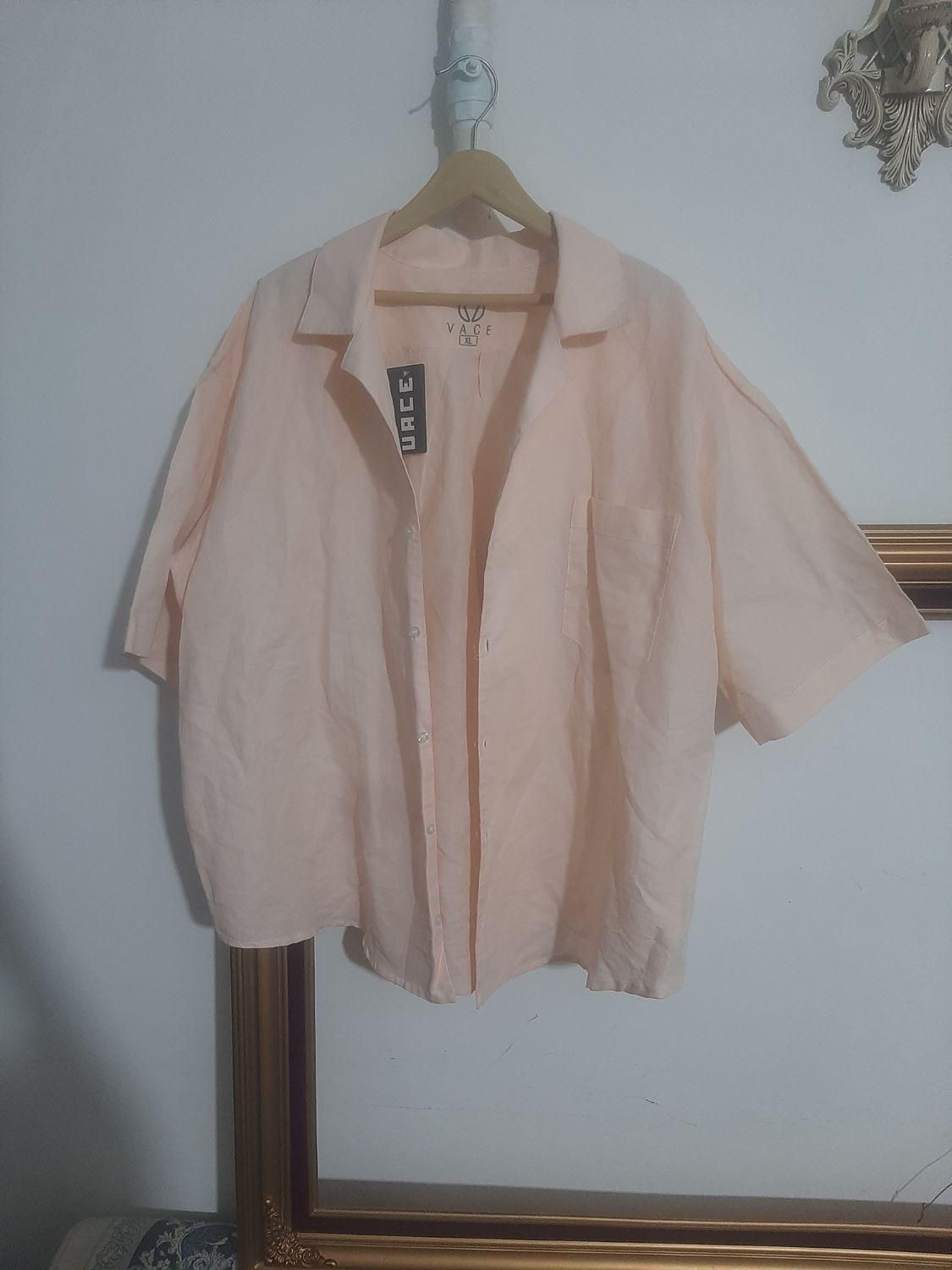 دوعددپیراهن|لباس|بومهن, |دیوار