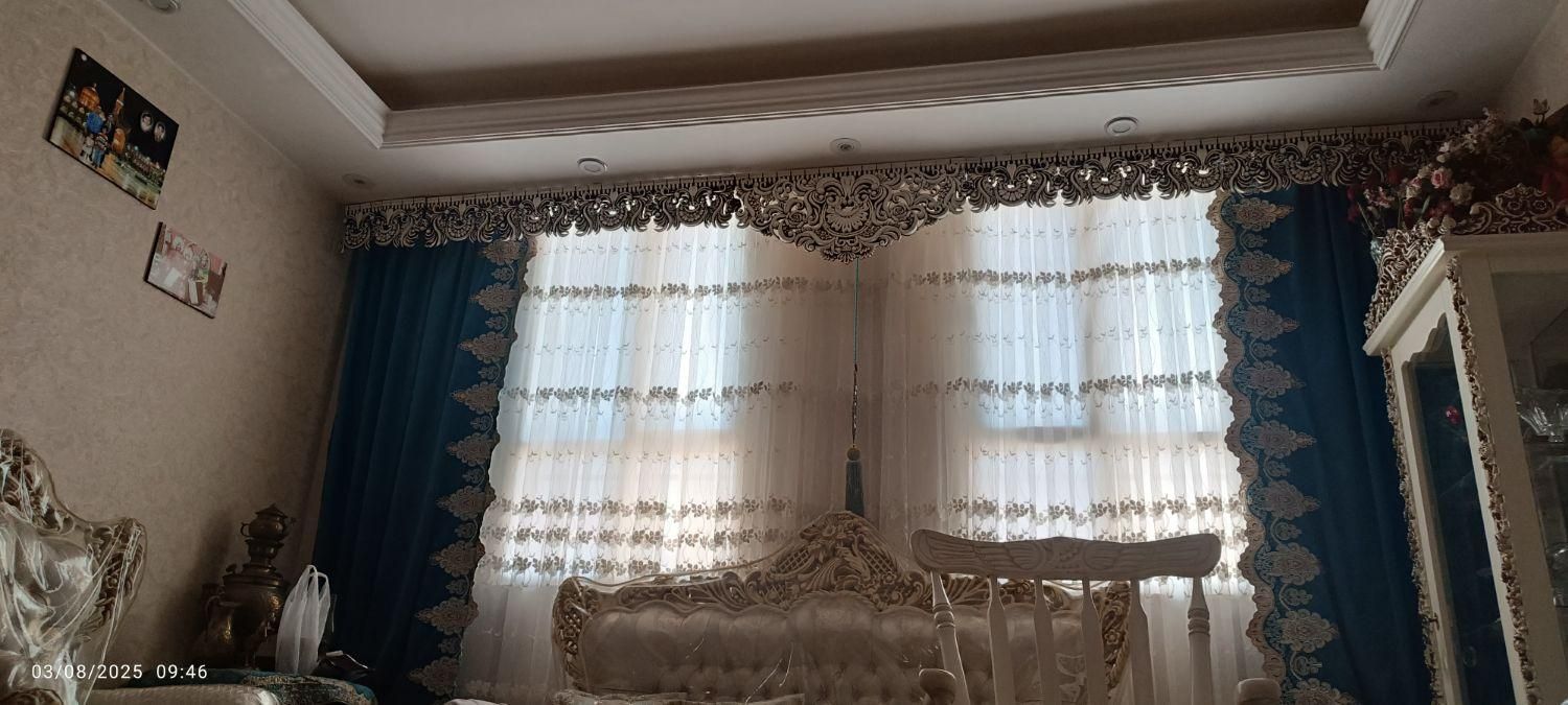 پرده پذیرایی آبی فیروزهای بسیار زیبا و شکیل|پرده، رانر، رومیزی|اسلامشهر, شهرک واوان|دیوار