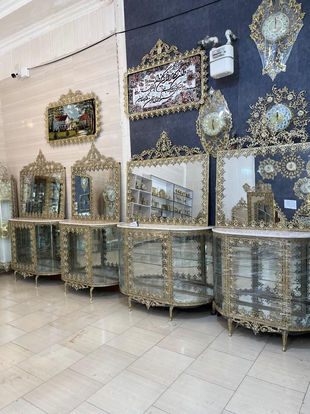 آیینه ویترین برنز باکس داردوبل گل‌آفتاب(برنز برتر)|بوفه، ویترین، کنسول|کرمانشاه, |دیوار